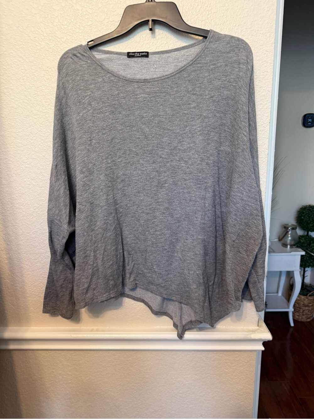 cha cha vente medium gray relaxed long sleeve top